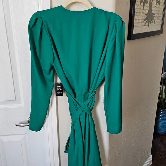 Express NWT long sleeve wrap dress - Picture 2 of 3